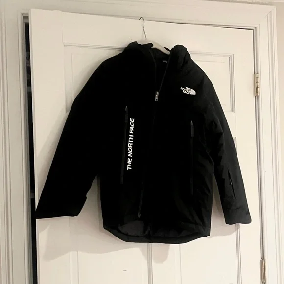 North Face Boys black dryvent ski jacket. Excellent used condition. Size 12. - Picture 1 of 7